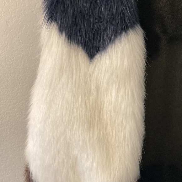 Roly Poly Fur Vest Size M - Picture 3 of 12